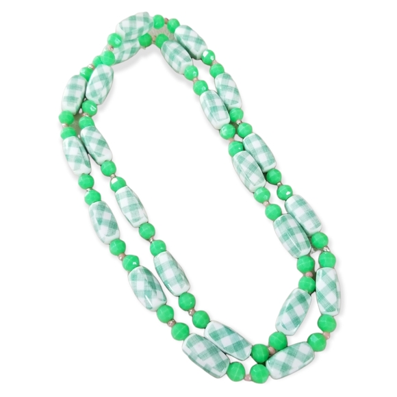 Vintage 1960s Mid Century Lime Green and White Acrylic Beaded Necklace - Picture 3 of 8